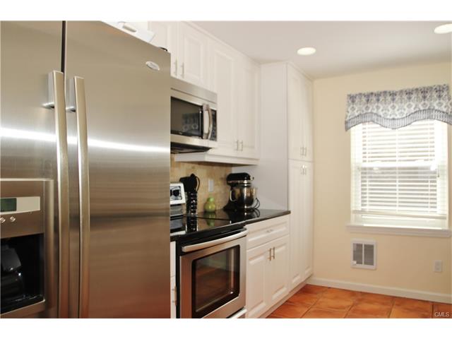 32 Weed Hill Avenue, Stamford, CT 06907