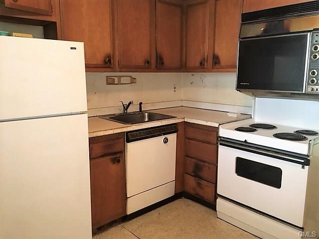 37 Woodway Road, Stamford, CT 06907