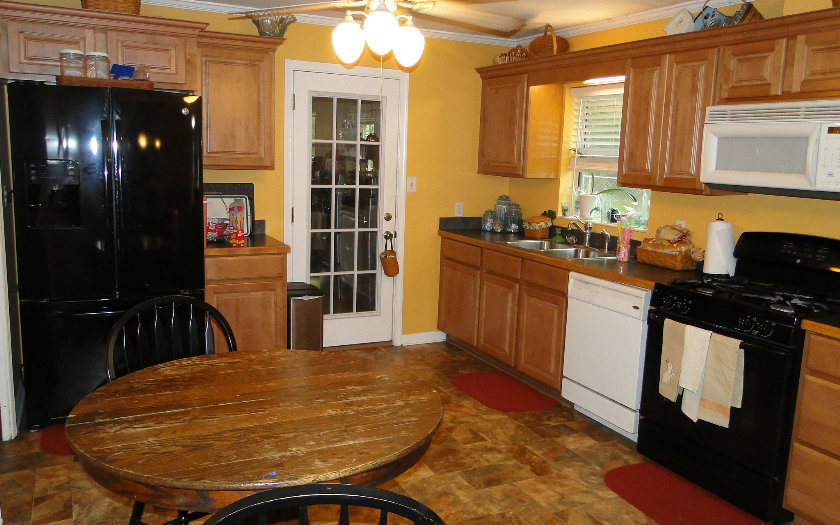 657 SE LLEWELLYN AVE, Lake City, FL 32025