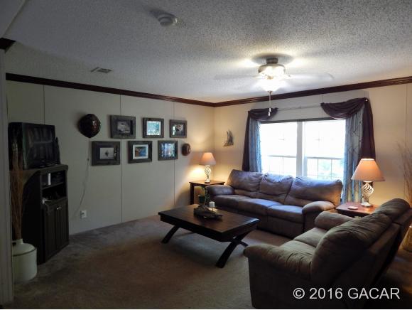 568 SW Texas LN, Ft. White, FL 32038