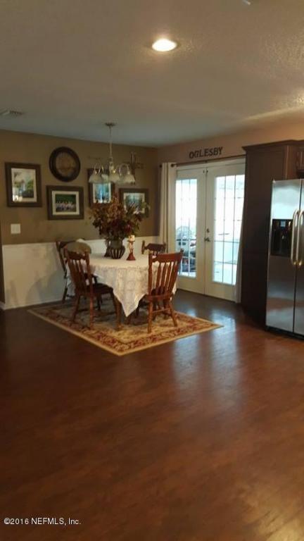 702 LONG DR, Macclenny, FL 32063