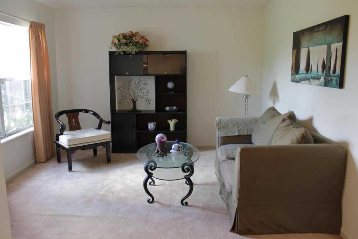 581 FALLEN TIMBERS DR, Orange Park, FL 32073
