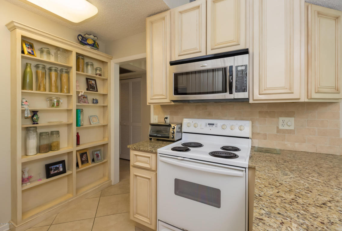 9914 SAWGRASS DR East, Ponte Vedra Beach, FL 32082