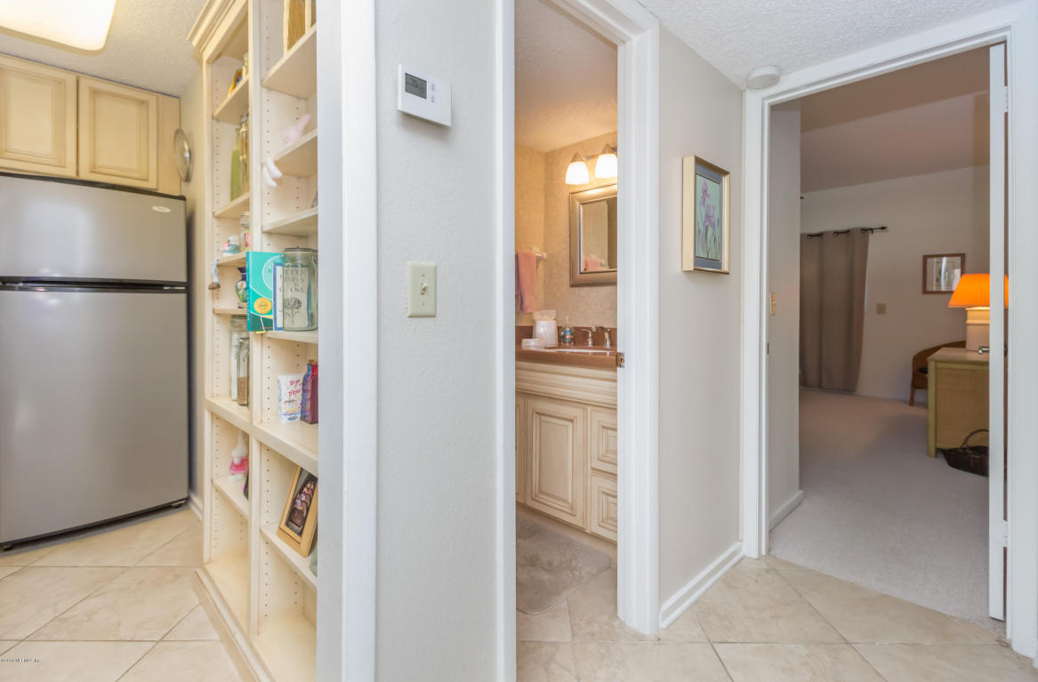 9914 SAWGRASS DR East, Ponte Vedra Beach, FL 32082