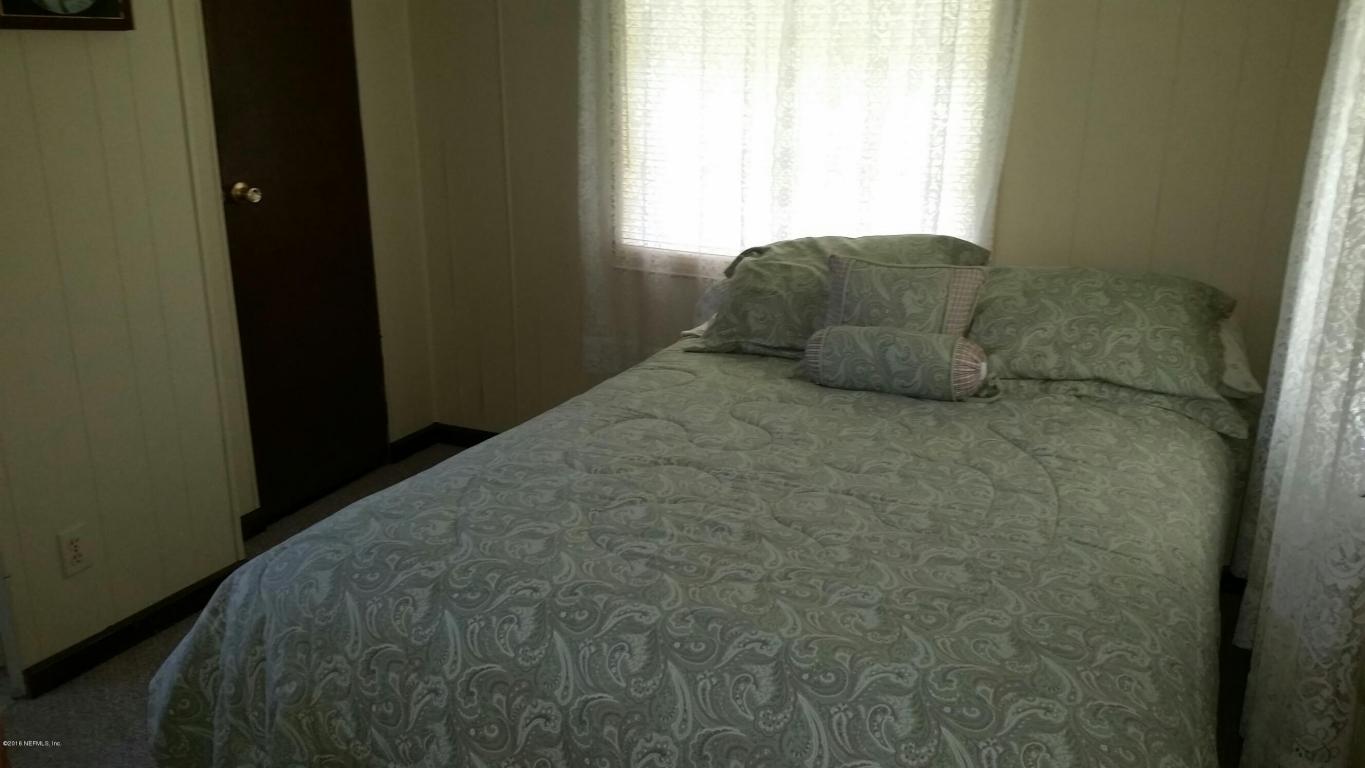 107 DOUGLAS ST, Crescent City, FL 32112