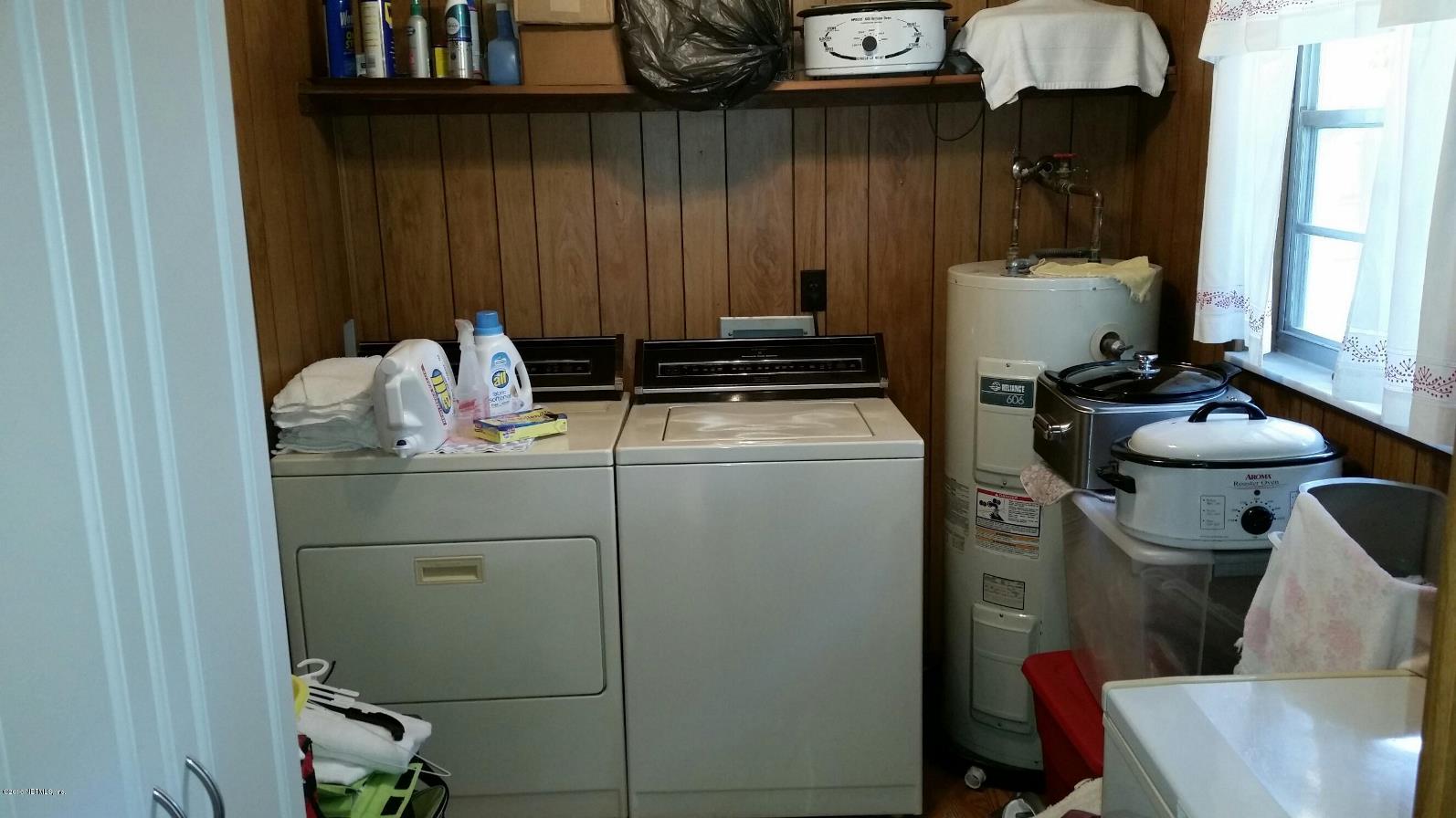 509 N Lake St, Crescent City, FL 32112