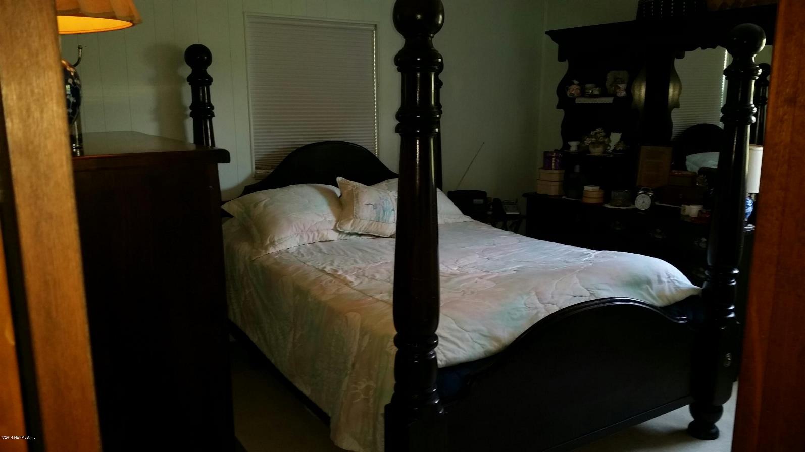 509 N Lake St, Crescent City, FL 32112