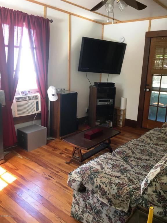 22 S. Main Street, Crescent City, FL 32112