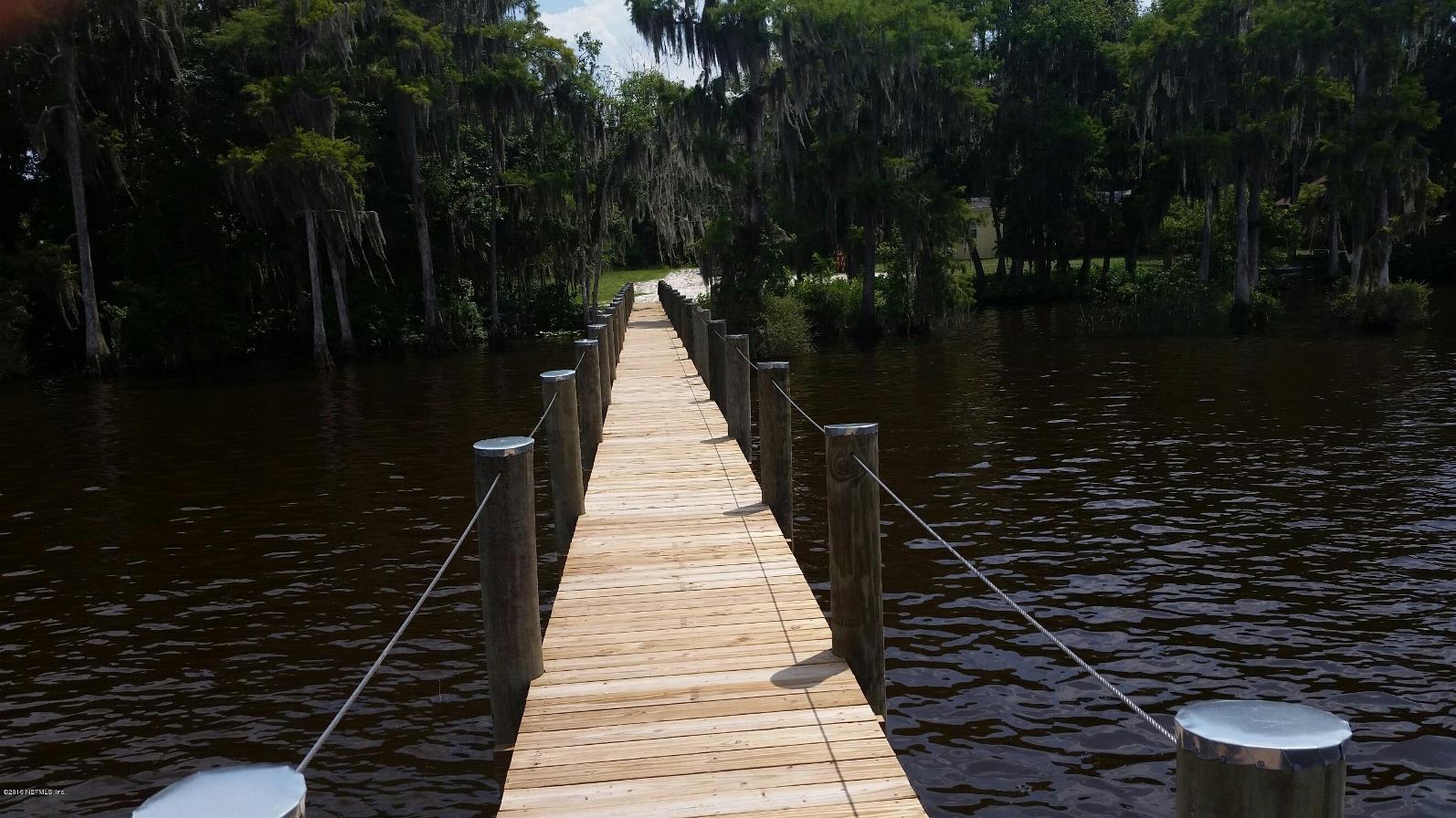 316 Riviera Dr, Crescent City, FL 32112
