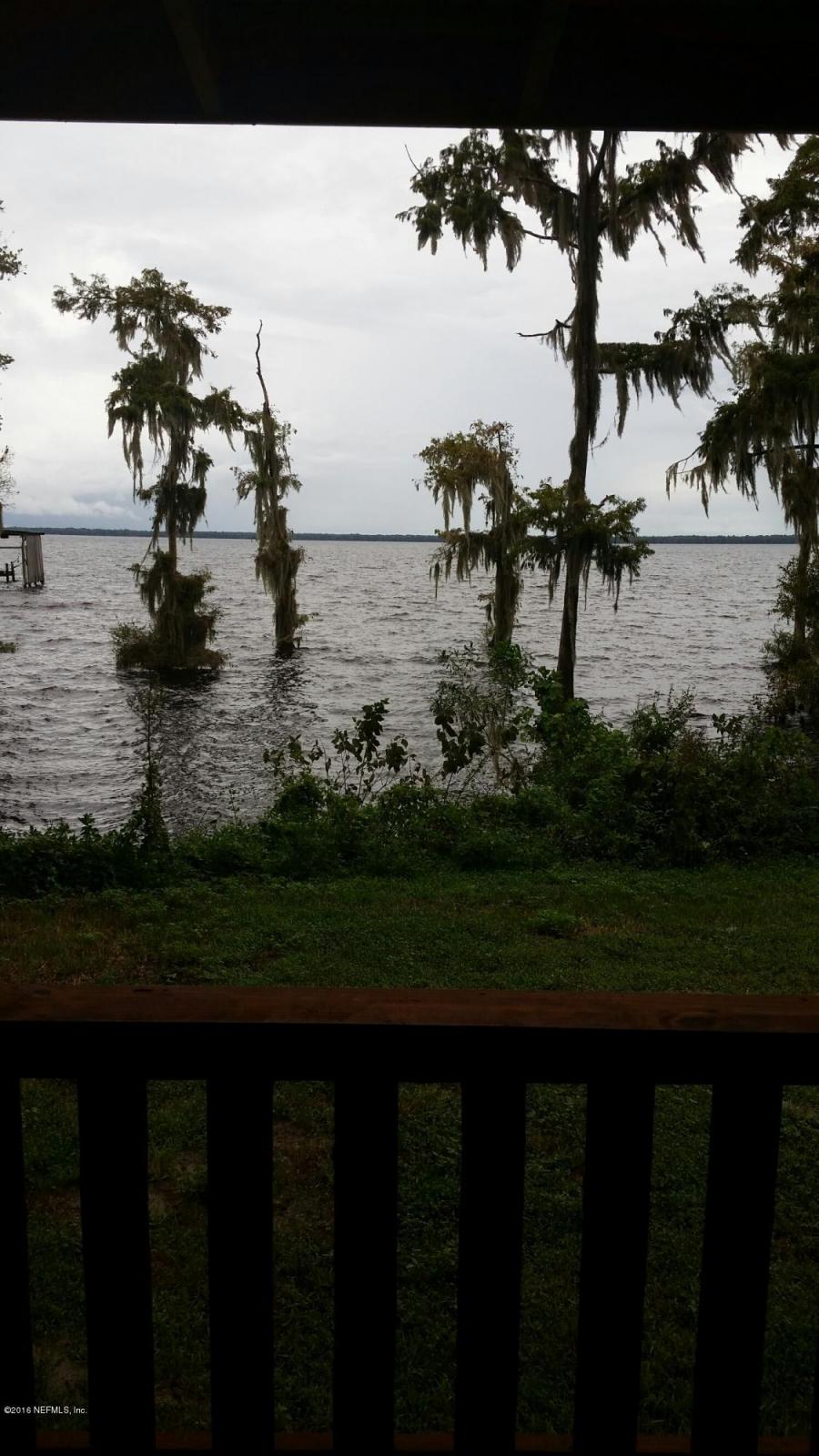 316 Riviera Dr, Crescent City, FL 32112