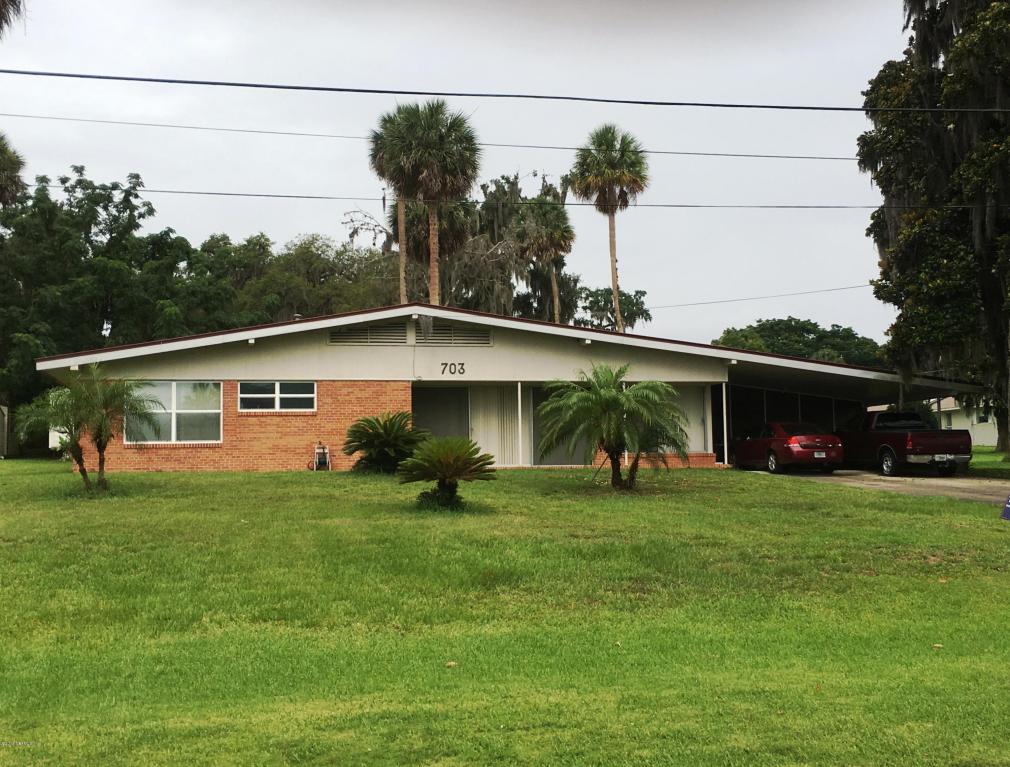 703 N. Lake Street, Crescent City, FL 32112