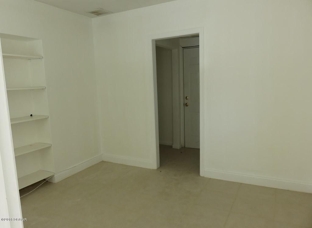 1529 S Ridgewood Avenue, Daytona Beach, FL 32114