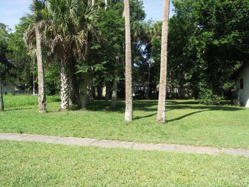 190 N Frederick Street, Daytona Beach, FL 32114