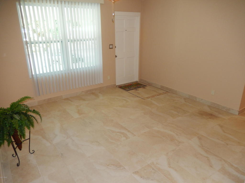 612 S Lanvale Avenue, Daytona Beach, FL 32114