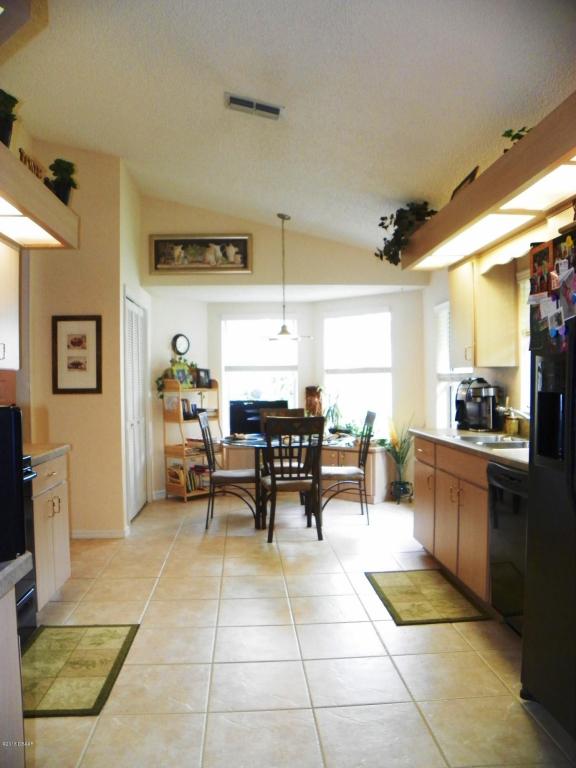 112 BARDMOOR Circle, Daytona Beach, FL 32114
