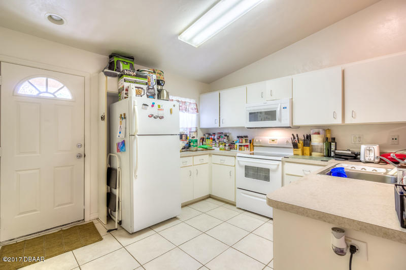 1572 Megan Bay Circle, Holly Hill, FL 32117