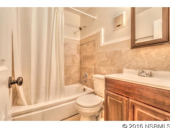 1223 10TH ST, Daytona Beach, FL 32117