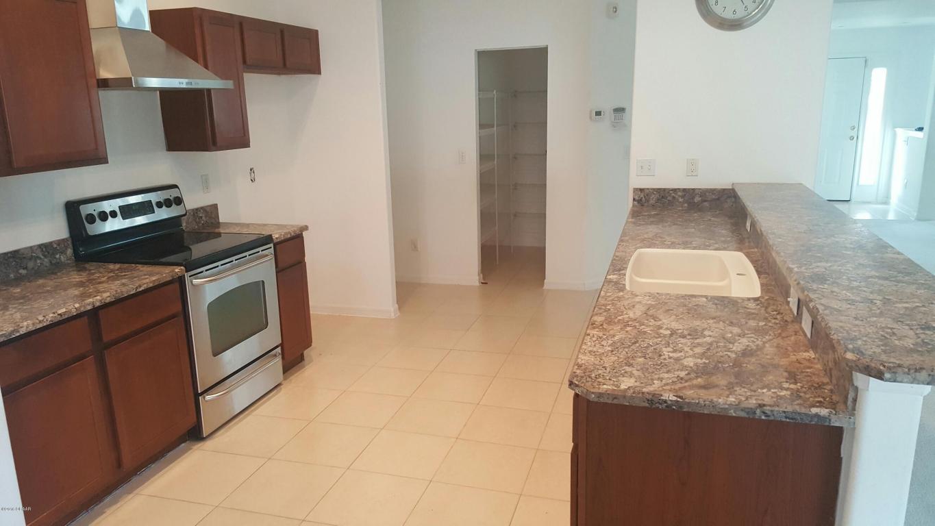 224 FOUNTAIN LAKE Boulevard, Daytona Beach, FL 32117