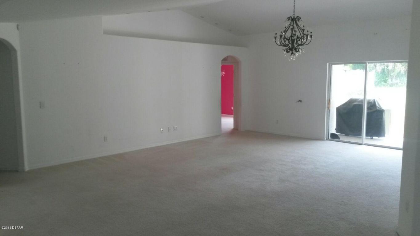 224 FOUNTAIN LAKE Boulevard, Daytona Beach, FL 32117