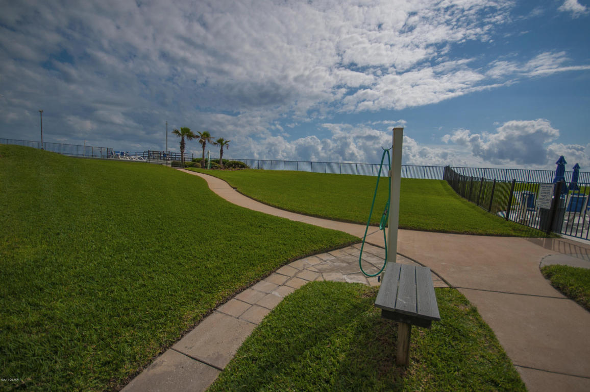 1420 N Atlantic Avenue, Daytona Beach, FL 32118