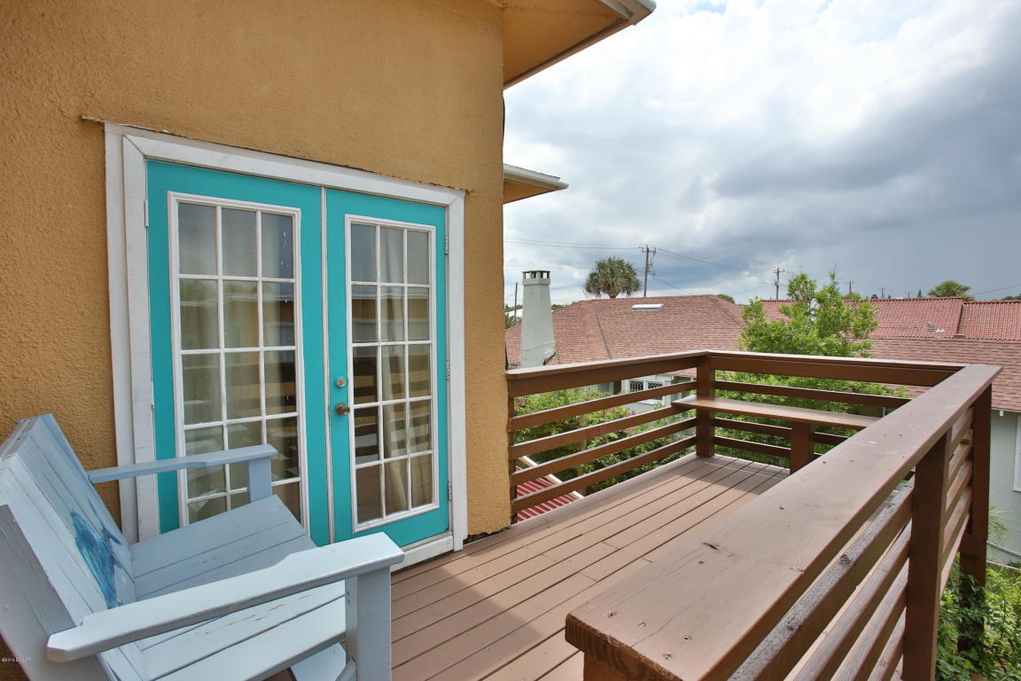 621 LENOX Avenue, Daytona Beach, FL 32118