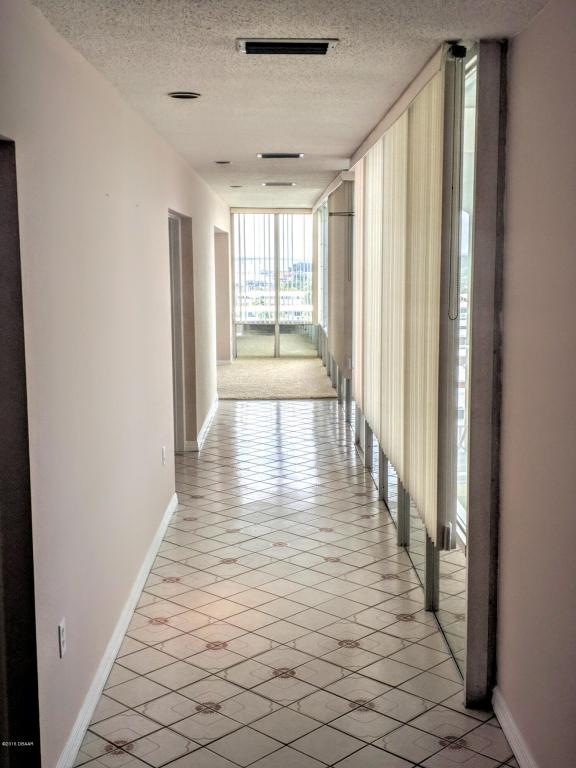 2711 N HALIFAX Avenue, Daytona Beach, FL 32118