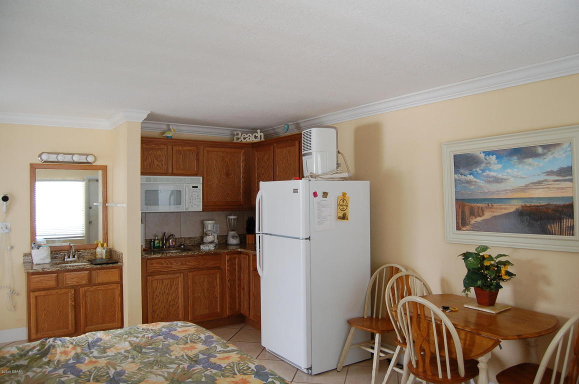 935 S ATLANTIC Avenue, Daytona Beach, FL 32118