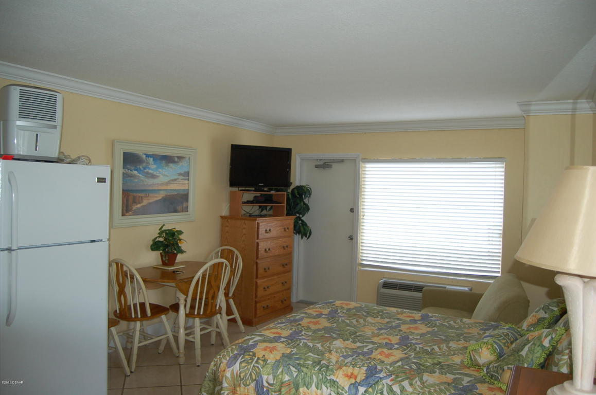 935 S ATLANTIC Avenue, Daytona Beach, FL 32118