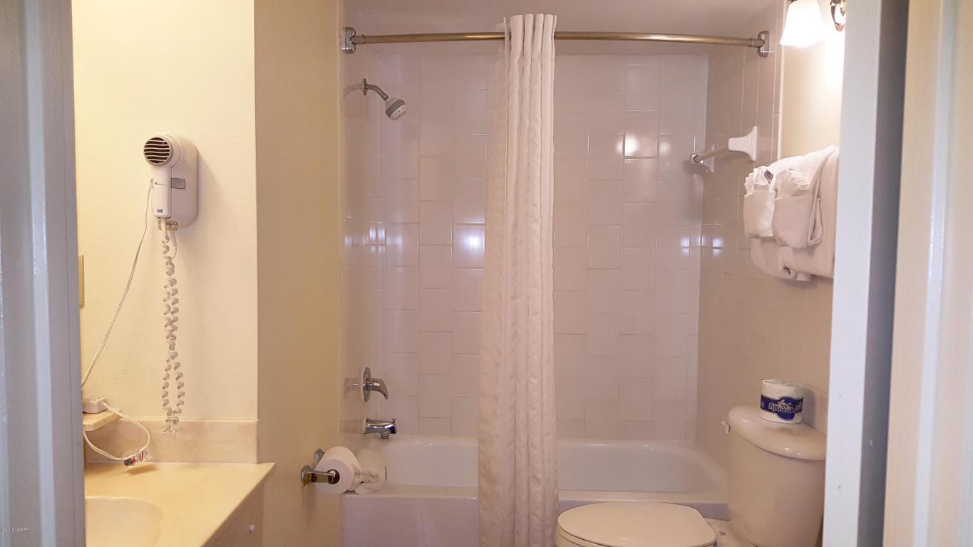 1909 N Atlantic Avenue, Daytona Beach Shores, FL 32118