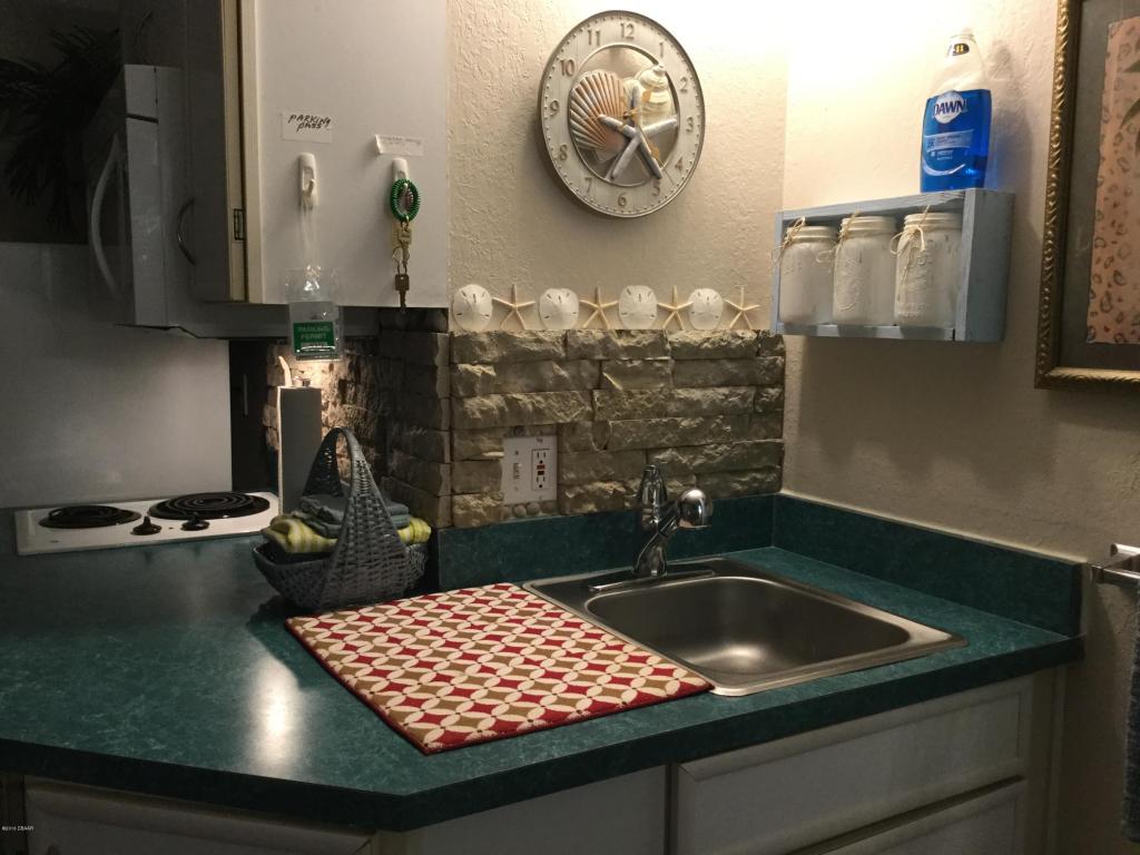 935 S Atlantic Avenue, Daytona Beach, FL 32118