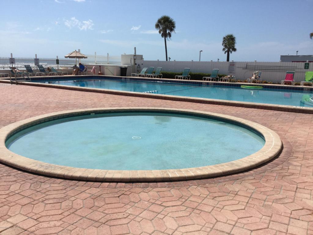 935 S Atlantic Avenue, Daytona Beach, FL 32118