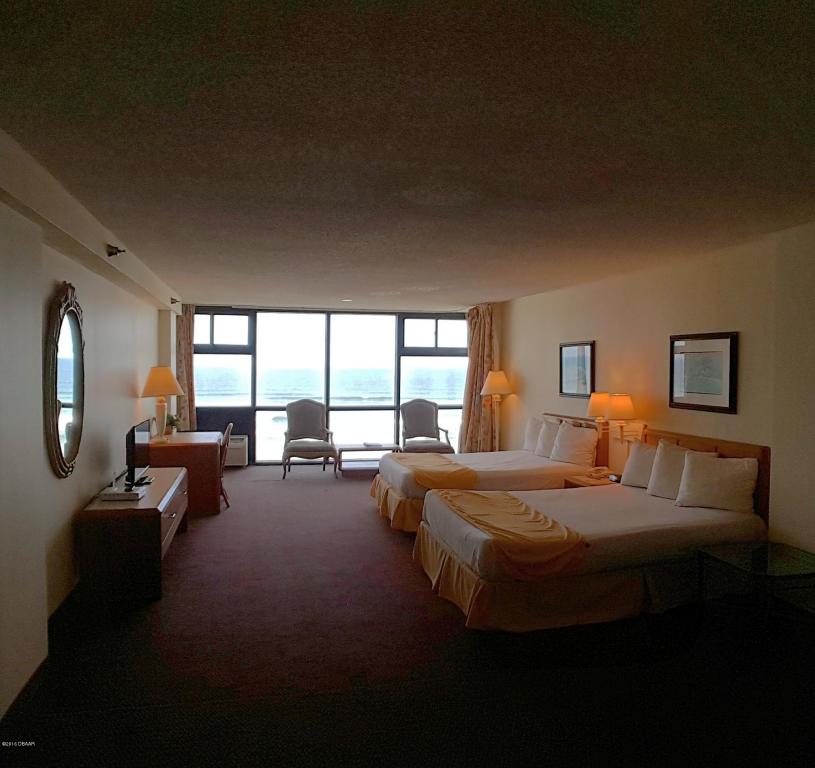 1909 S ATLANTIC Avenue, Daytona Beach Shores, FL 32118