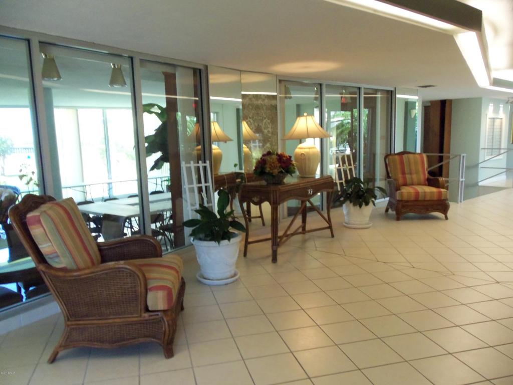 1224 S PENINSULA Drive, Daytona Beach, FL 32118