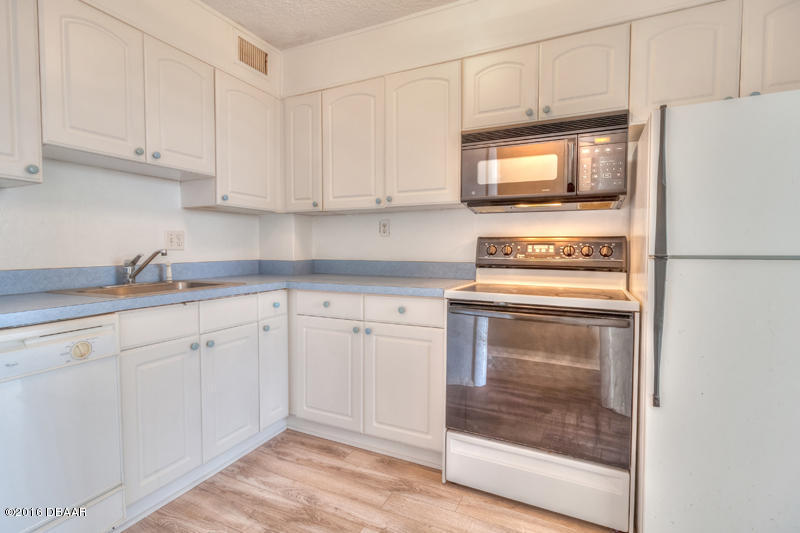 2727 N Atlantic Avenue, Daytona Beach, FL 32118