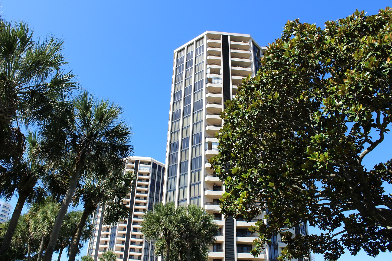 1 Oceans West Blvd, Daytona Beach Shores, FL 32118