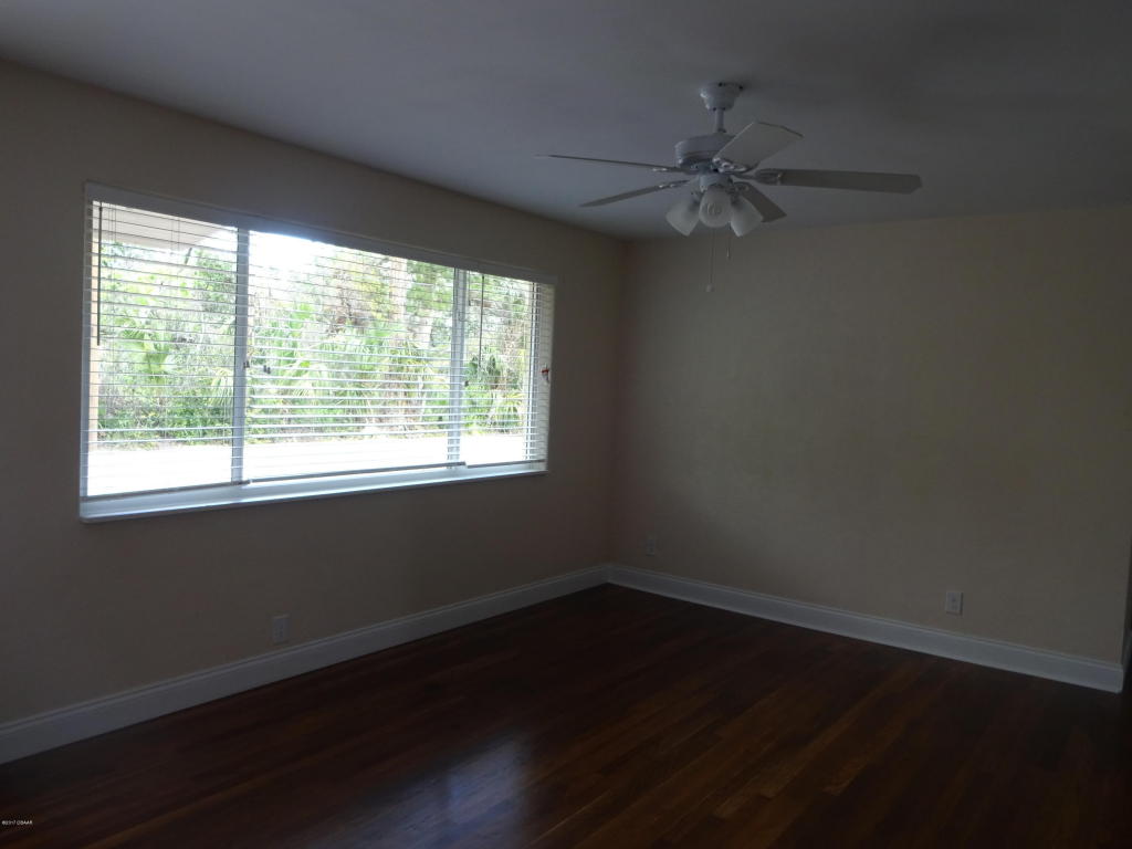 905 Longshadow Road, South Daytona, FL 32119