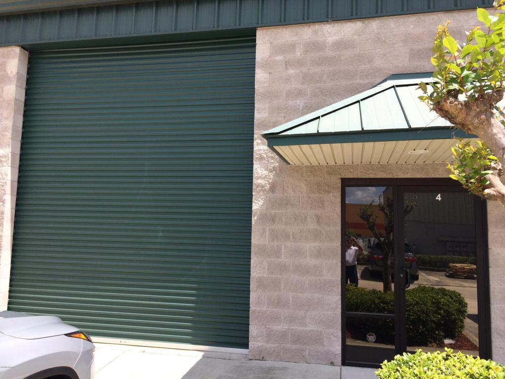 947 BEVILLE Road, South Daytona, FL 32119