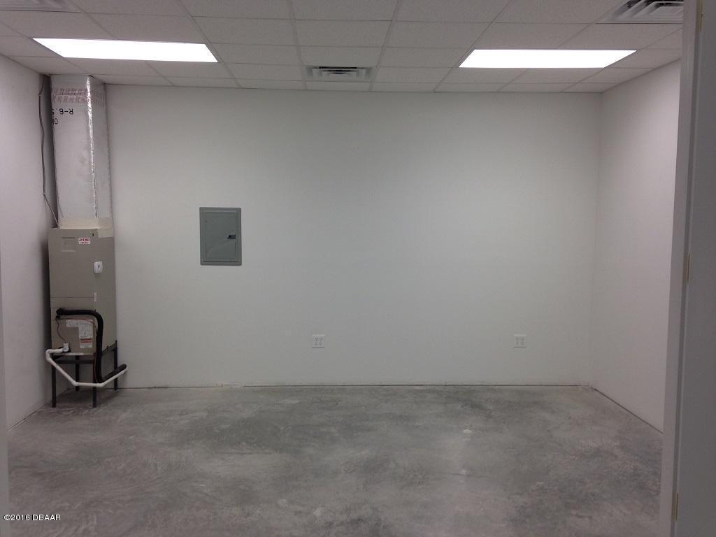 947 BEVILLE Road, South Daytona, FL 32119