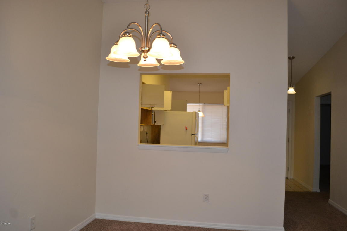 104 CEDARWOOD VILLAGE Circle, Daytona Beach, FL 32119