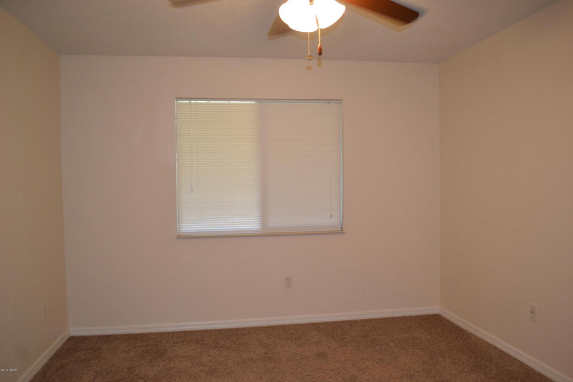 104 CEDARWOOD VILLAGE Circle, Daytona Beach, FL 32119