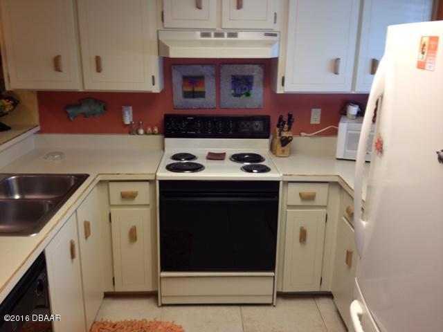 102 BOB WHITE Court, Daytona Beach, FL 32119