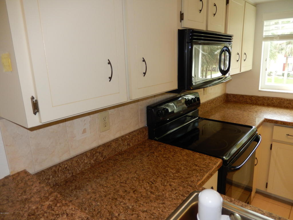 348 Bob White Court, Daytona Beach, FL 32119