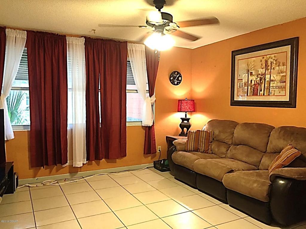2318 KENILWORTH Avenue, South Daytona, FL 32119