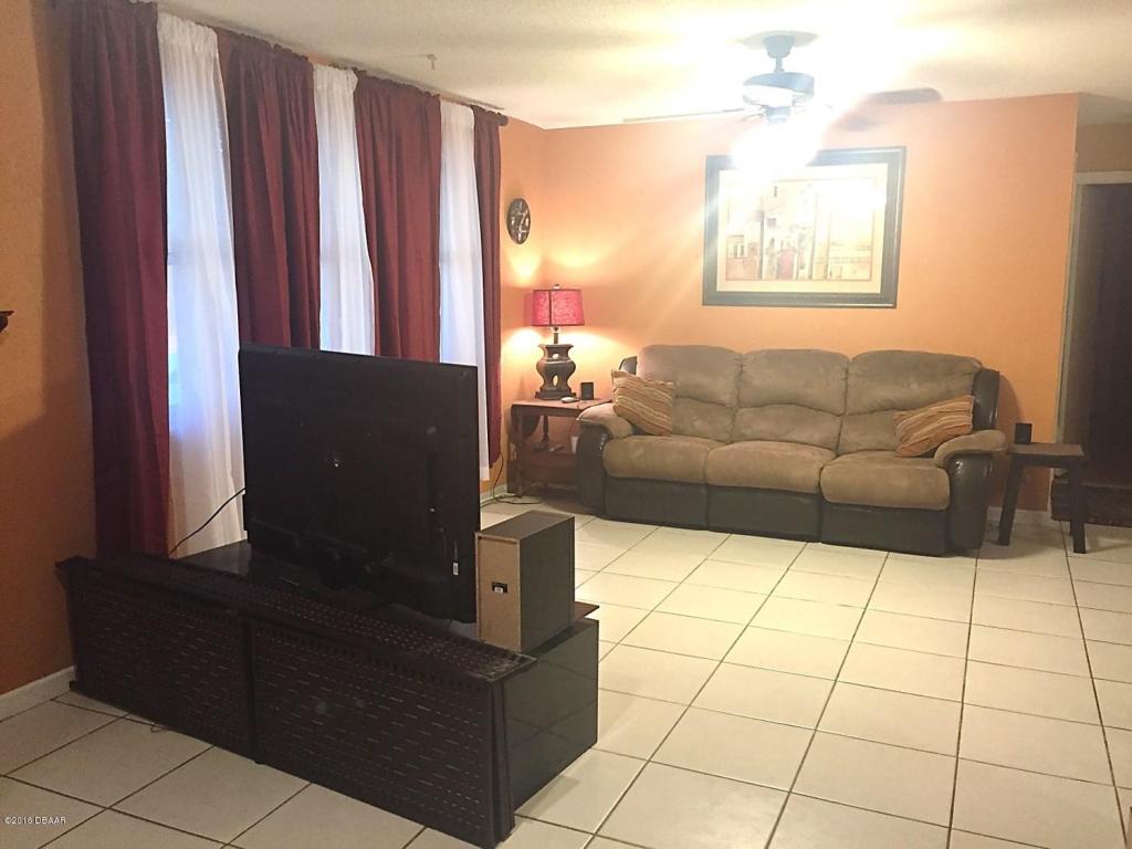 2318 KENILWORTH Avenue, South Daytona, FL 32119