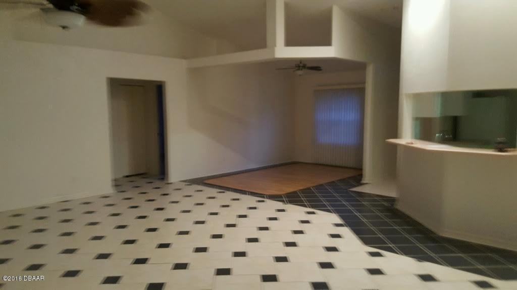 31 OLD SUNBEAM Drive, South Daytona, FL 32119