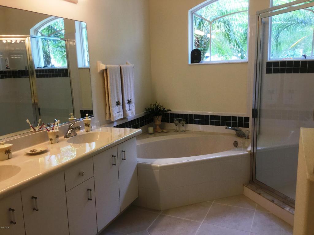 1932 SPRUCE CREEK Landing, Port Orange, FL 32128