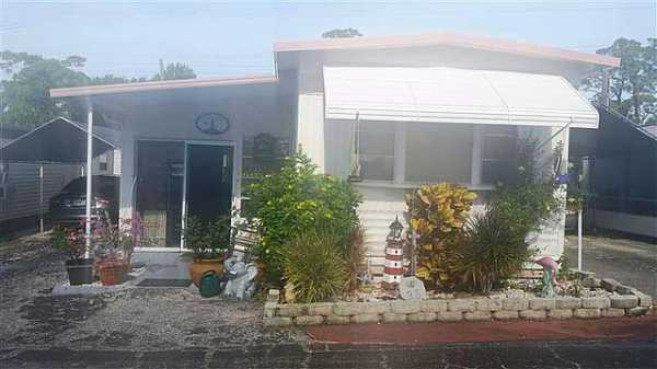 Blue Gables Mobile Home Park 302 S Ridgewood AvenueEdgewater, FL 32132