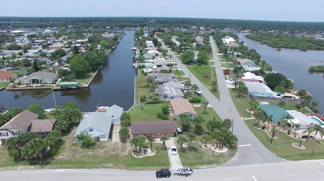 328 7th St N, Flagler Beach, FL 32136
