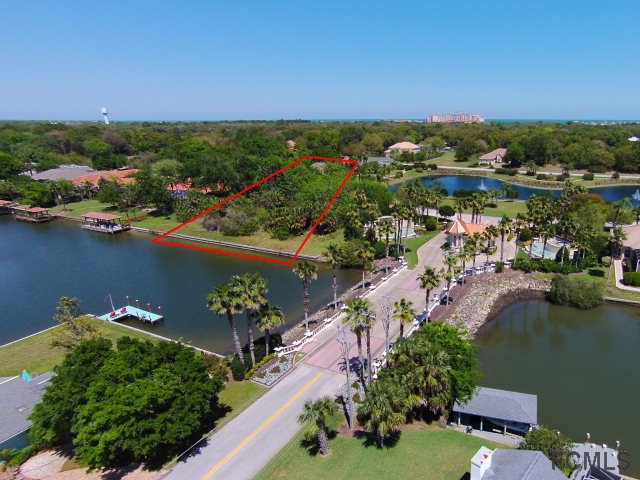4 Old Oak Dr N, Palm Coast, FL 32137