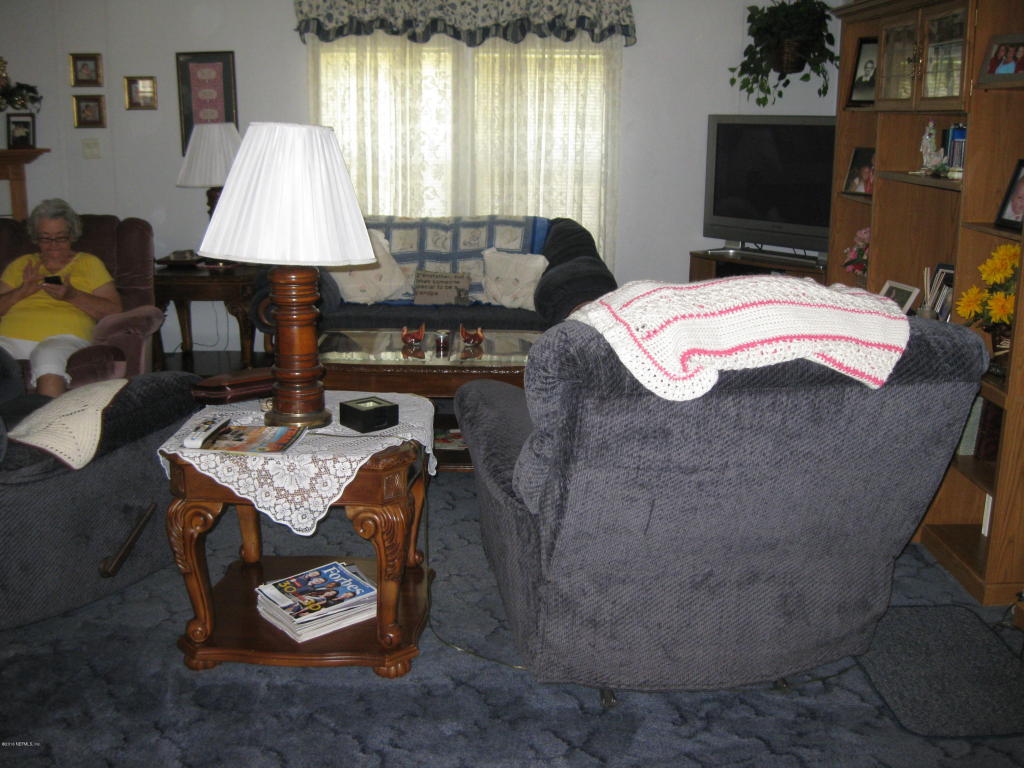 119 INDIAN TRL, Florahome, FL 32140